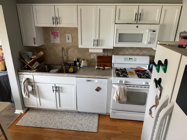 $2,200 | 1201 Williams Port Drive, Unit 2, Westmont, IL 60559