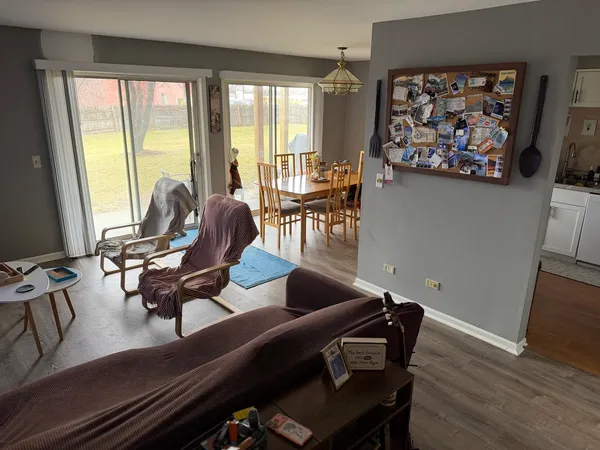$2,200 | 1201 Williams Port Drive, Unit 2, Westmont, IL 60559