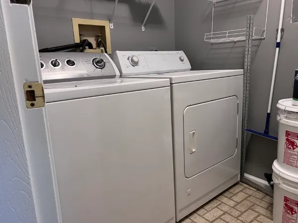 $2,200 | 1201 Williams Port Drive, Unit 2, Westmont, IL 60559