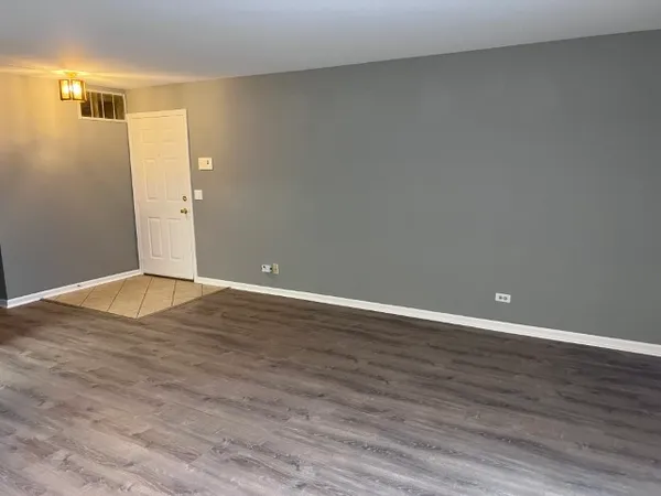 $2,200 | 1201 Williams Port Drive, Unit 2, Westmont, IL 60559
