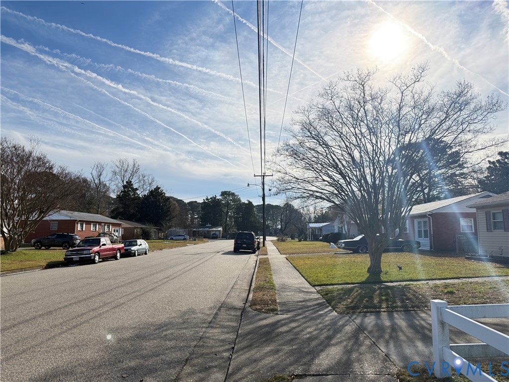 623 B Fairfield Boulevard Hampton, VA 23669 - Photo 9 of 10 a view of outdoor space with garden view