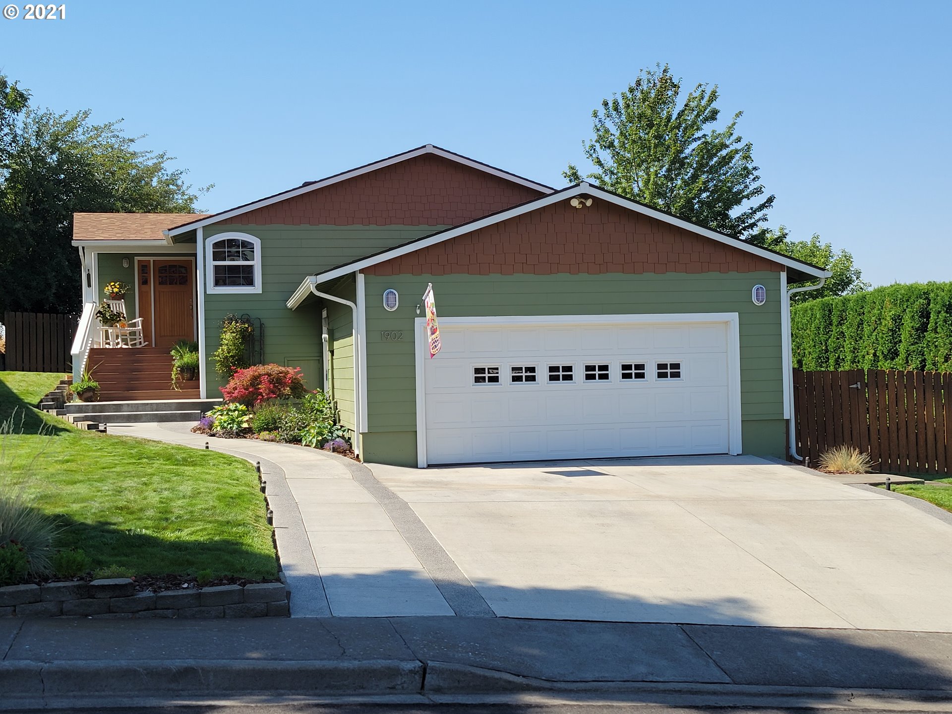 1902 Southwest Perkins Avenue Pendleton, OR 97801 - Photo 2 of 32 a front view of house with yard