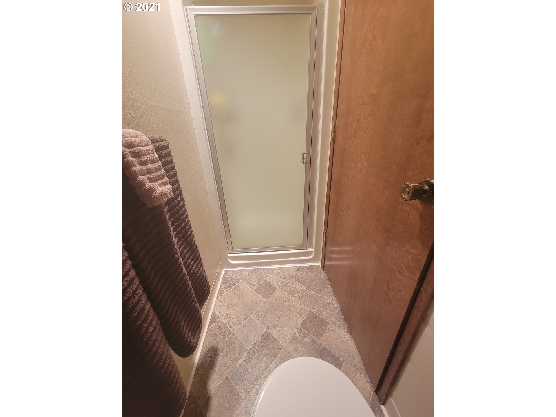 1902 Southwest Perkins Avenue Pendleton, OR 97801 - Photo 26 of 32 a picture of a bathroom with a sink