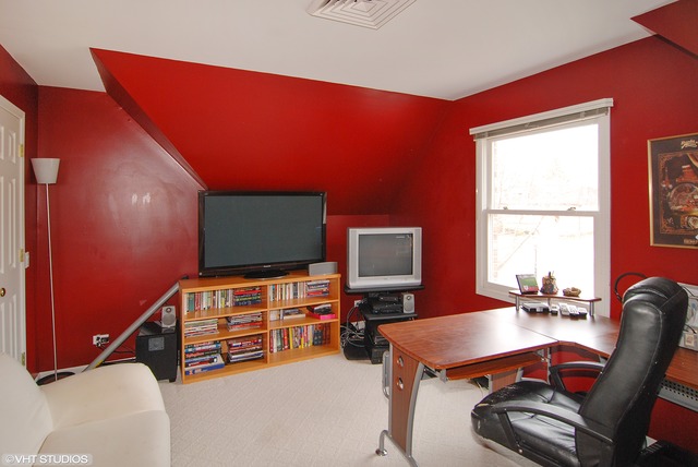 411 Uvedale Road Riverside, IL 60546 - Photo 13 of 16
