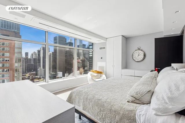 $2,395,000 | 250 East 54th Street, Unit 28A | Midtown East