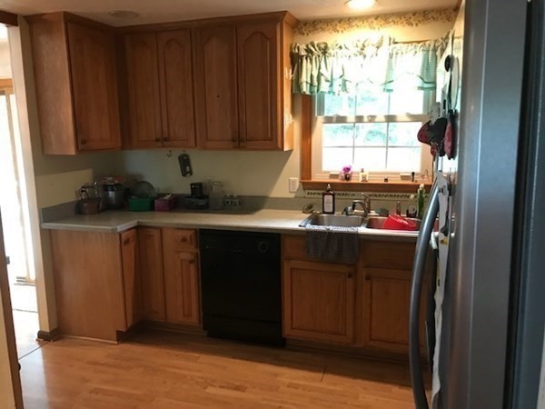 224 Queens Brook Road Pembroke, MA 02359 - Photo 5 of 12 Gallery Image 5