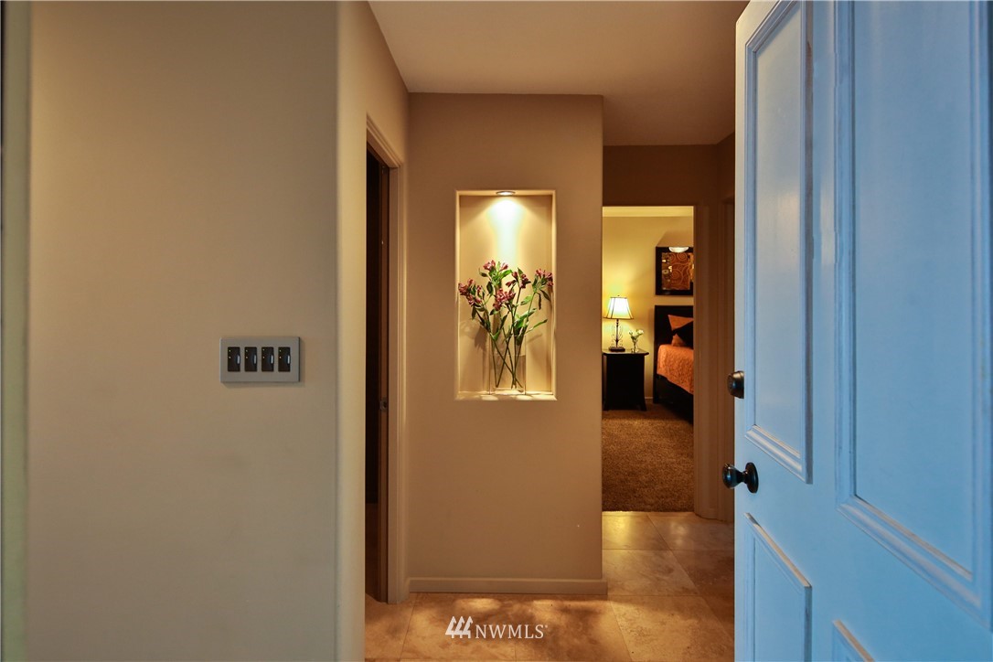 200 Beach Place, Unit 102 Edmonds, WA 98020 - Photo 13 of 25