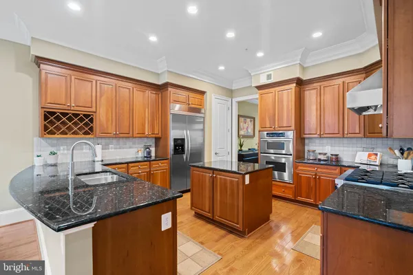 $1,835,000 | 7820 Cadbury Avenue, Potomac, MD 20854