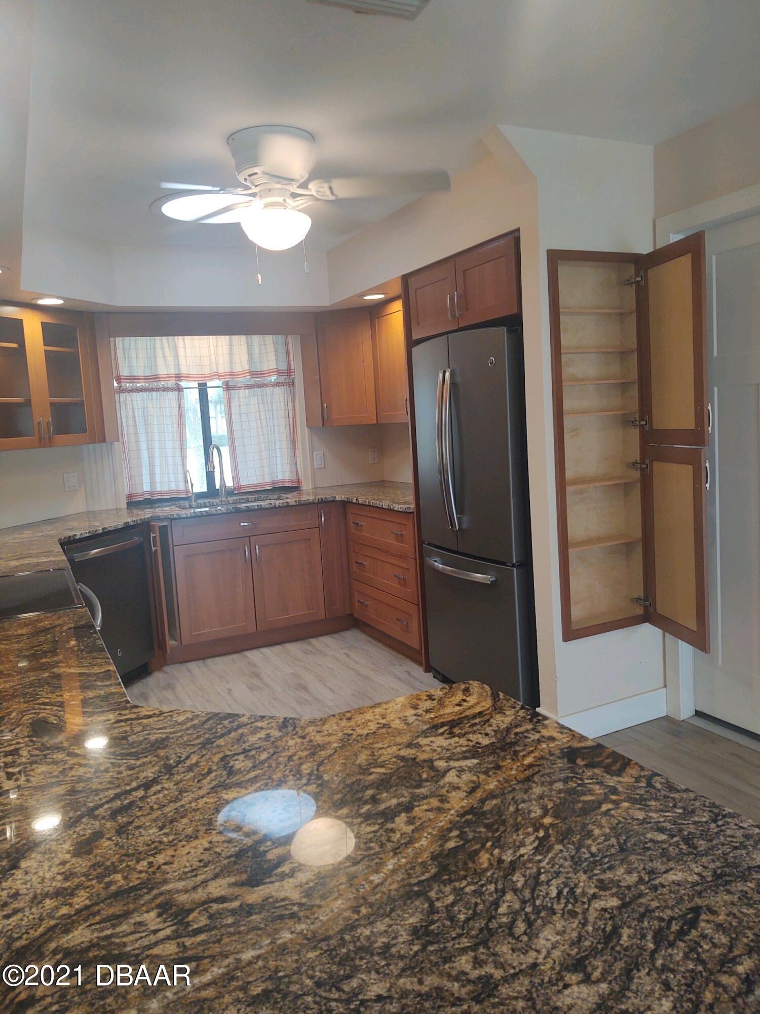 100 Rustic Pond Road Port Orange, FL 32128 - Photo 7 of 28 Kitchen