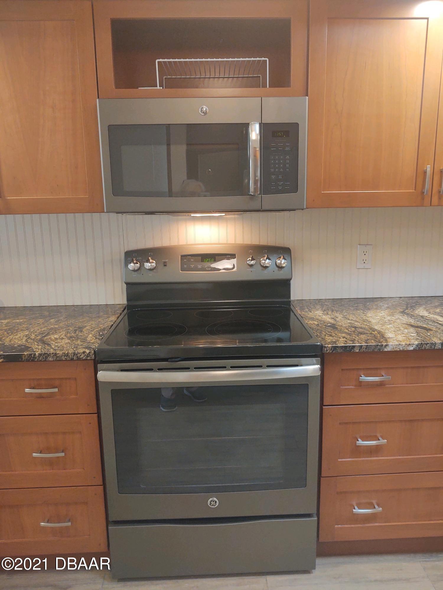 100 Rustic Pond Road Port Orange, FL 32128 - Photo 10 of 28 Kitchen
