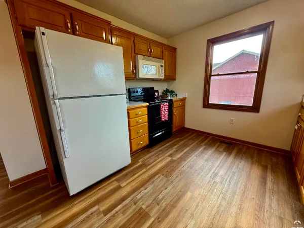 $355,000 | 33124 West 87th Terrace, De Soto, KS 66018