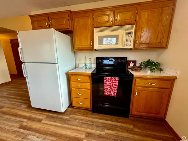 $355,000 | 33124 West 87th Terrace, De Soto, KS 66018