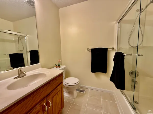 $355,000 | 33124 West 87th Terrace, De Soto, KS 66018