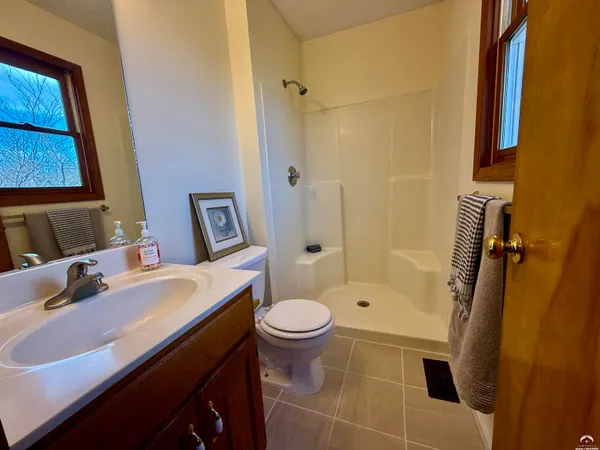 $355,000 | 33124 West 87th Terrace, De Soto, KS 66018