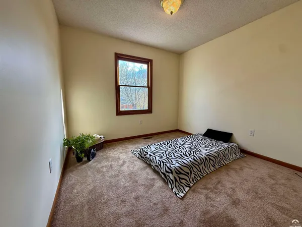 $355,000 | 33124 West 87th Terrace, De Soto, KS 66018