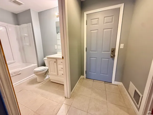 $355,000 | 33124 West 87th Terrace, De Soto, KS 66018