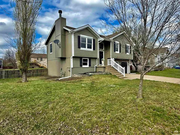 $355,000 | 33124 West 87th Terrace, De Soto, KS 66018