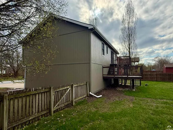 $355,000 | 33124 West 87th Terrace, De Soto, KS 66018