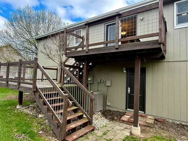 $355,000 | 33124 West 87th Terrace, De Soto, KS 66018