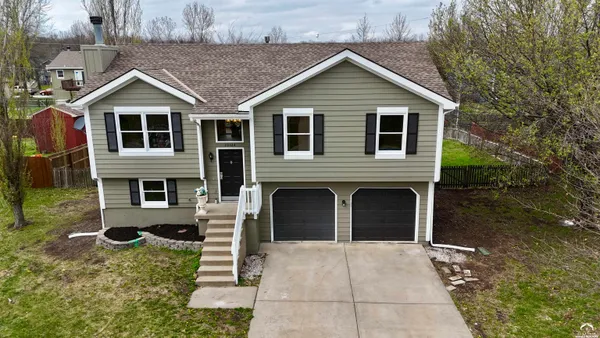 $355,000 | 33124 West 87th Terrace, De Soto, KS 66018