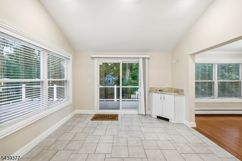 47 Crossbrook Road Livingston, NJ 07039 - Photo 12 of 35