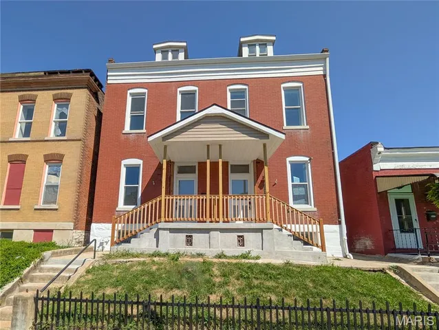 $319,900 | 2847 Wyoming Street, St. Louis, MO 63118