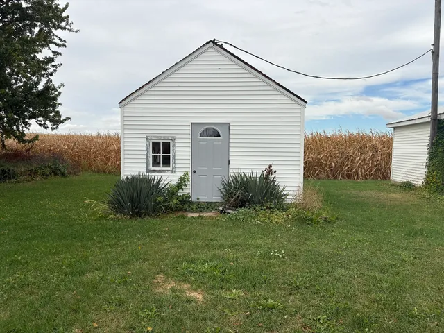 $384,900 | 1151 Melugins Grove Road, Compton, IL 61318