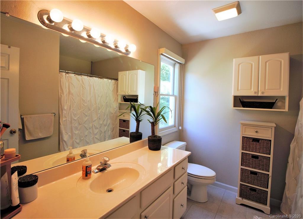 661 Ratcliff Cove Road Waynesville, NC 28786 - Photo 17 of 48 Gallery Image 17