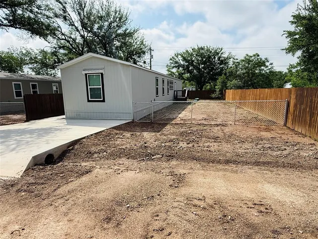 $157,500 | 3005 Elmwood Drive, Granbury, TX 76048