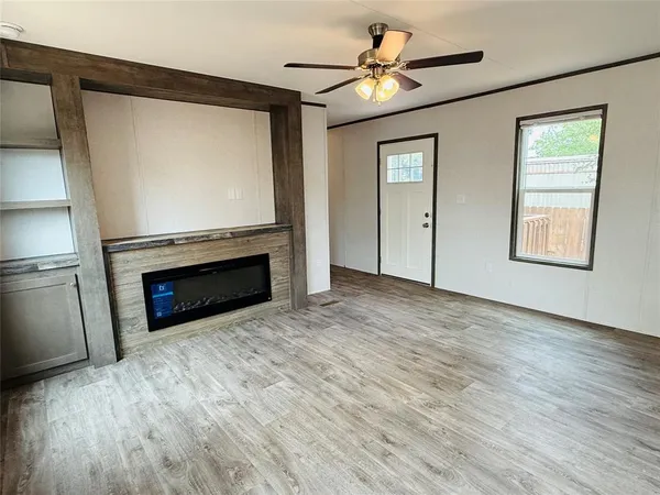 $152,900 | 3005 Elmwood Drive, Granbury, TX 76048