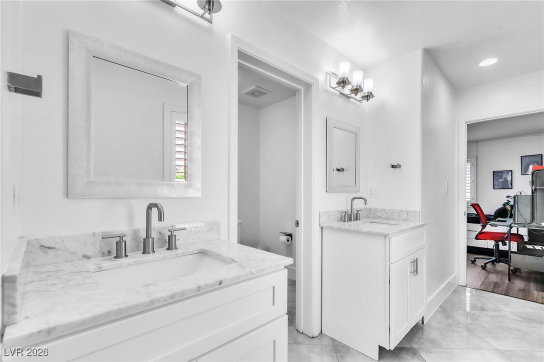 8460 West Ann Road Las Vegas, NV 89149 - Photo 34 of 74 Jack and Jill Bathroom