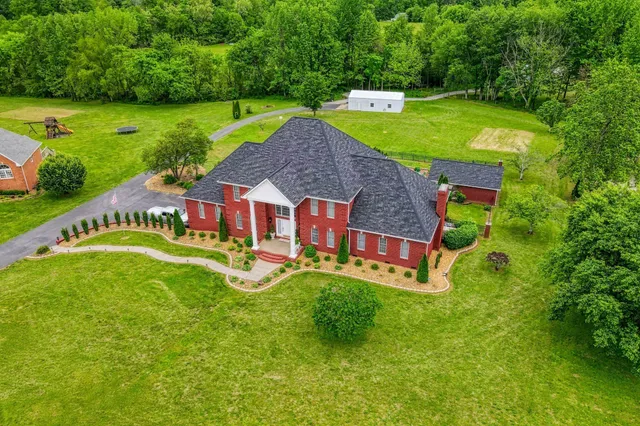 $1,199,900 | 2025 Grandview Drive, Greenbrier, TN 37073