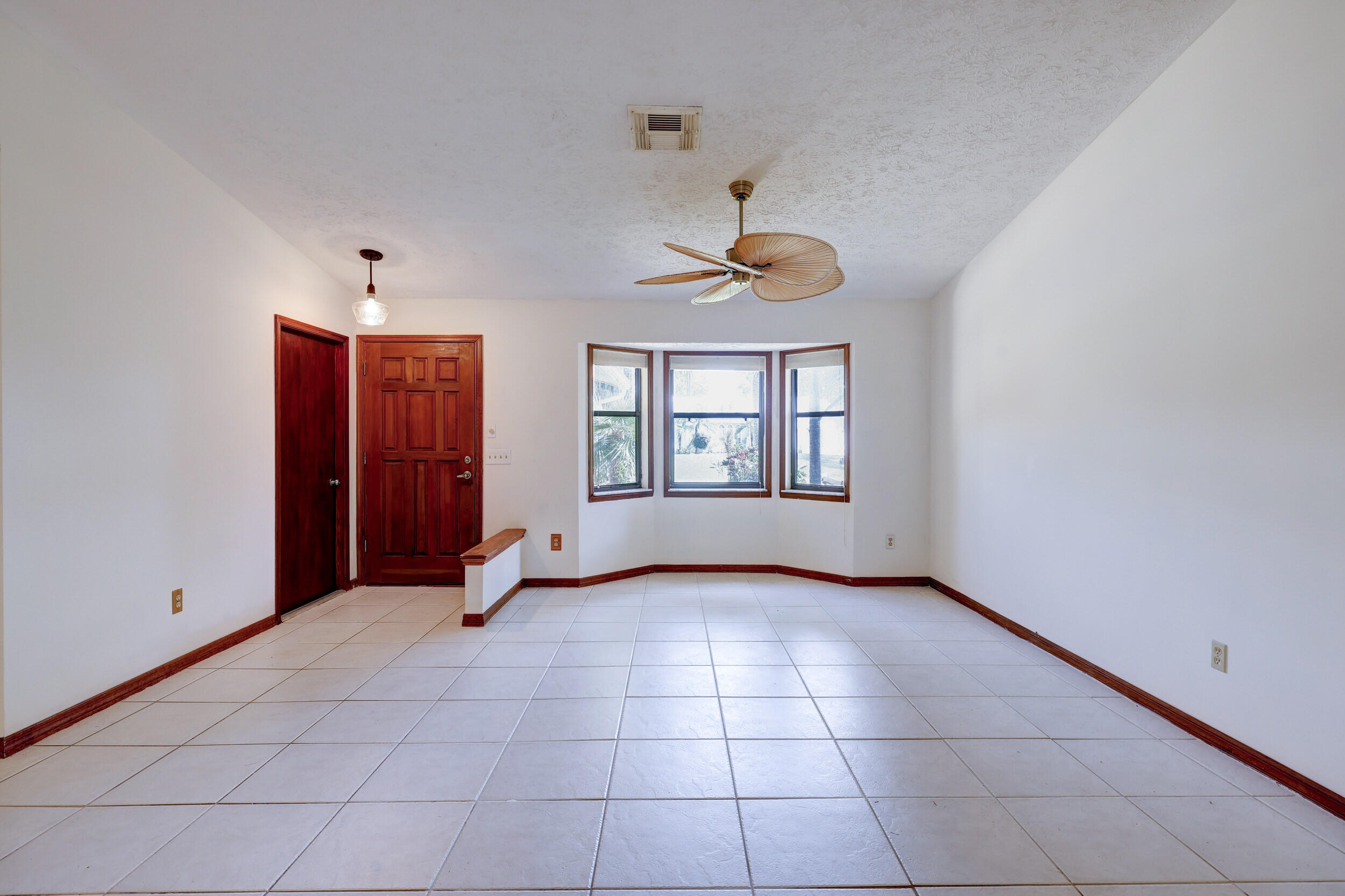 2630 Southwest Ace Road Port St. Lucie, FL 34953 - Photo 4 of 31 LIVING