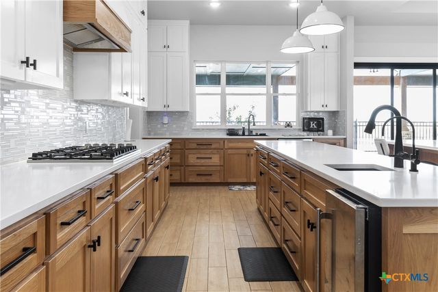 $1,985,000 | 13428 Knob Hill Road, Rogers, TX 76569