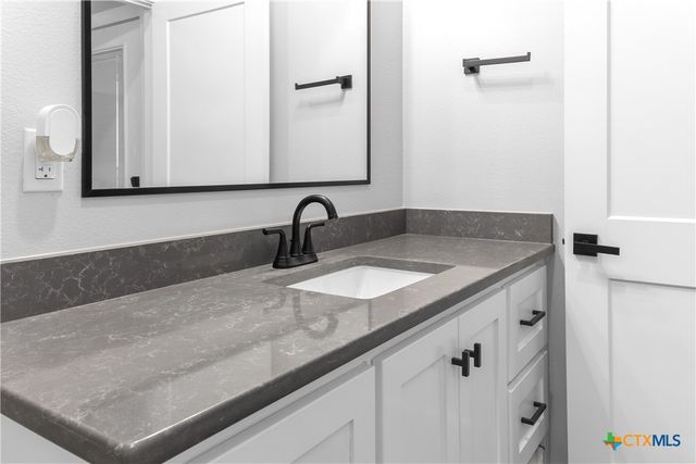 $1,985,000 | 13428 Knob Hill Road, Rogers, TX 76569