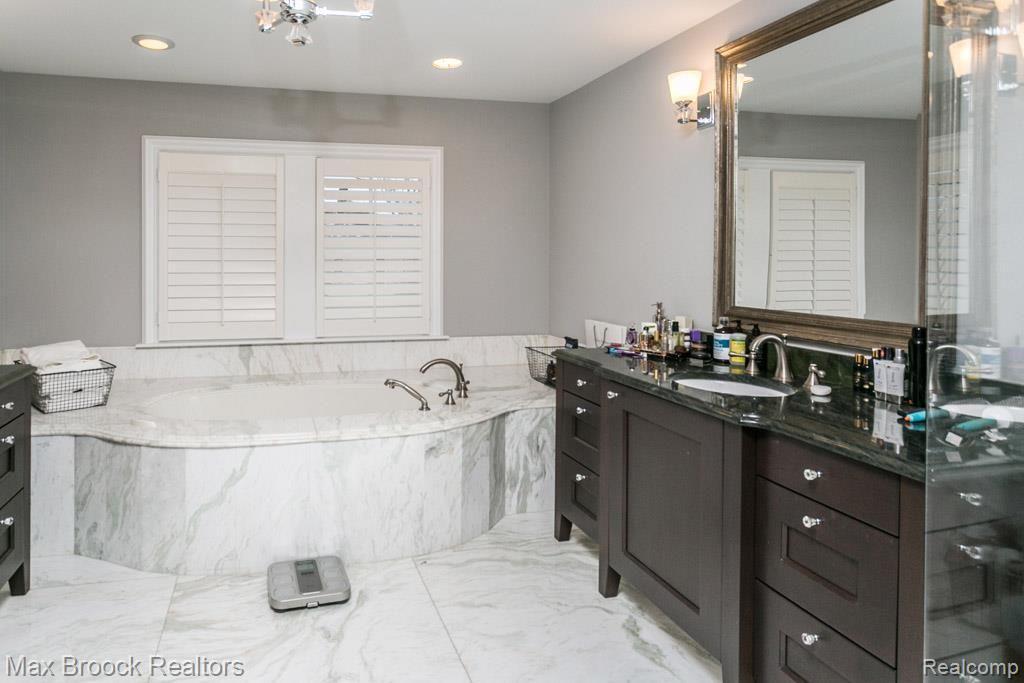 180 Ravine Road Birmingham, MI 48009 - Photo 27 of 41 180RavineRd-27.jpg