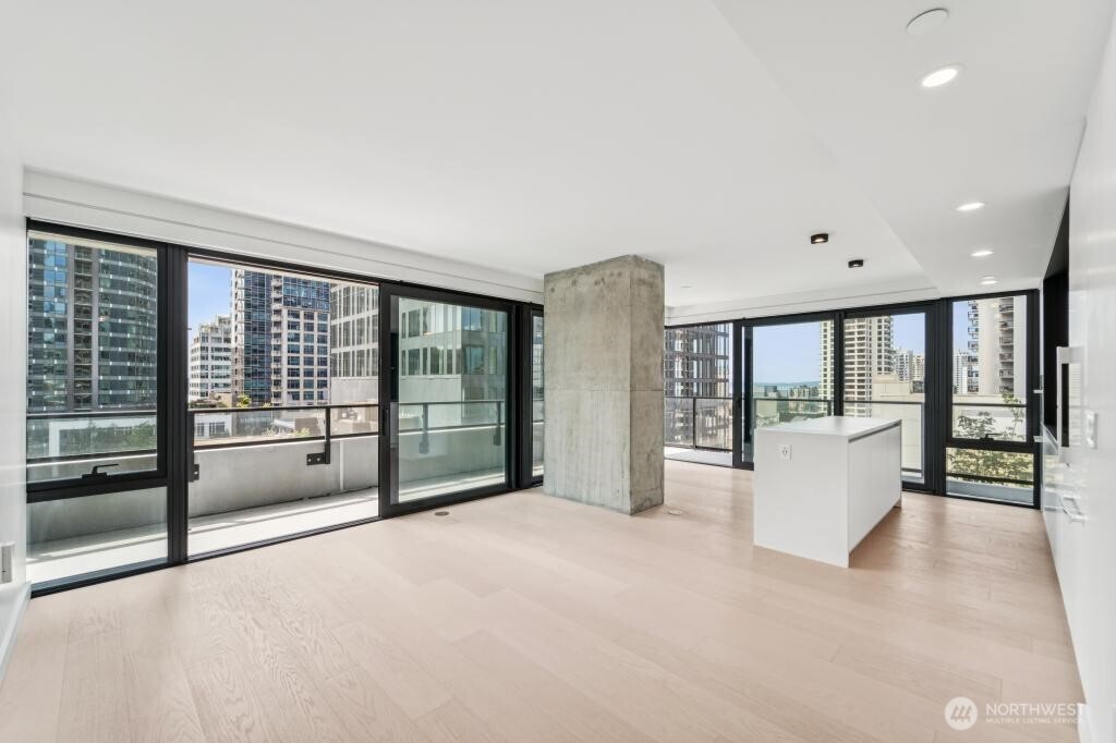300 Virginia Street, Unit 812 Seattle, WA 98101 - Photo 5 of 39