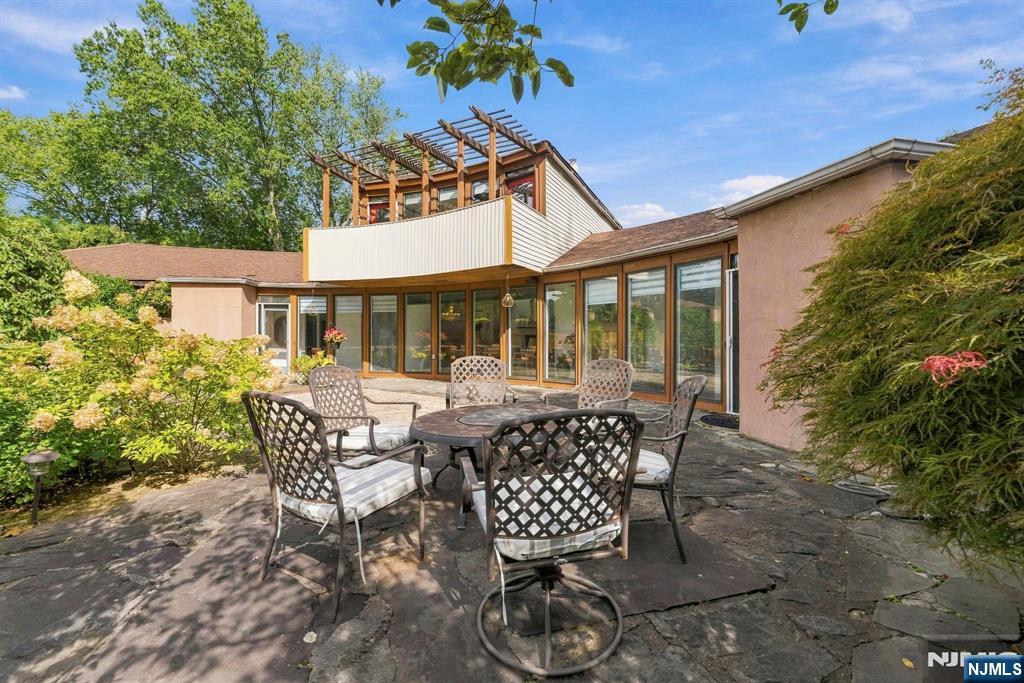 387 Spring Valley Road Paramus, NJ 07652 - Photo 46 of 50 Gallery Image 46
