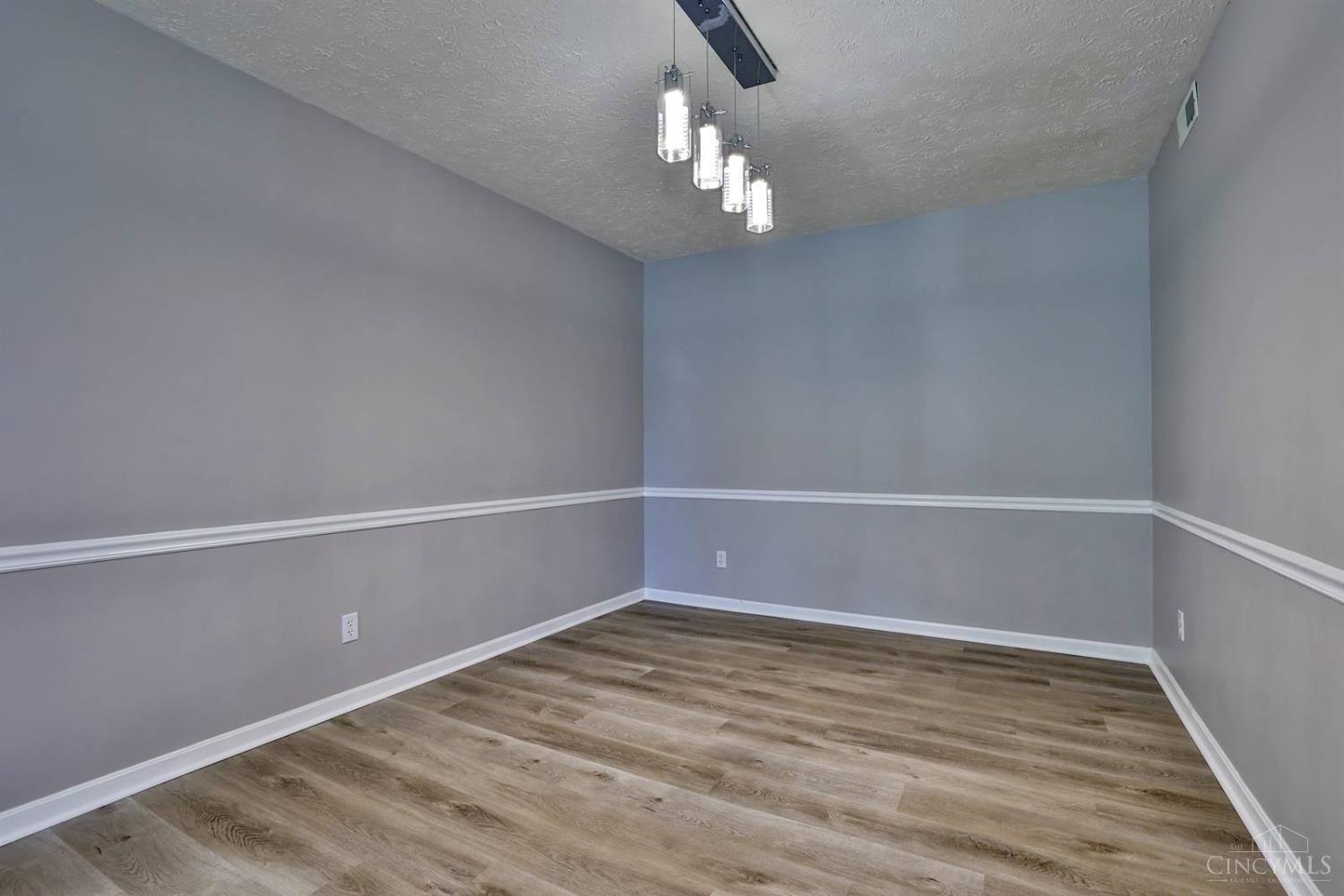 5201 Fox Ridge, Unit 297 Cincinnati, OH 45248 - Photo 5 of 29 Gallery Image 5