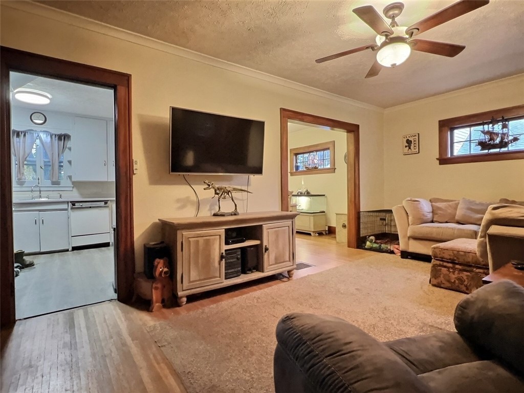 238 Seymour Road Irondequoit, NY 14609 - Photo 4 of 20