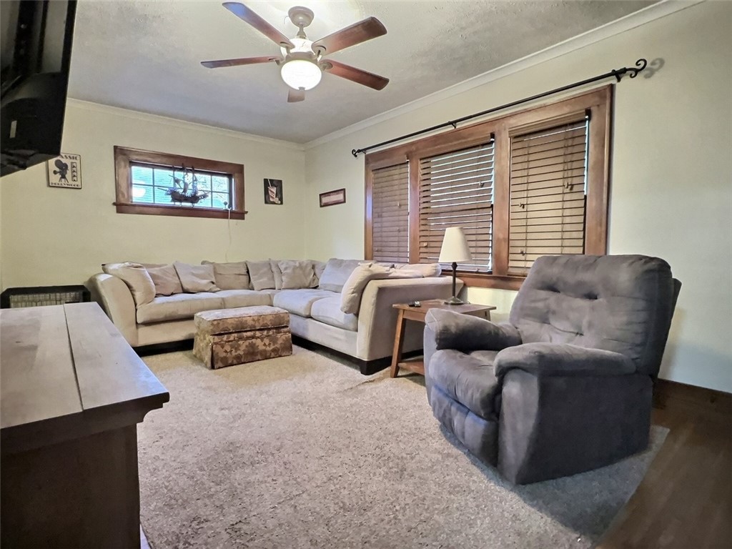 238 Seymour Road Irondequoit, NY 14609 - Photo 6 of 20