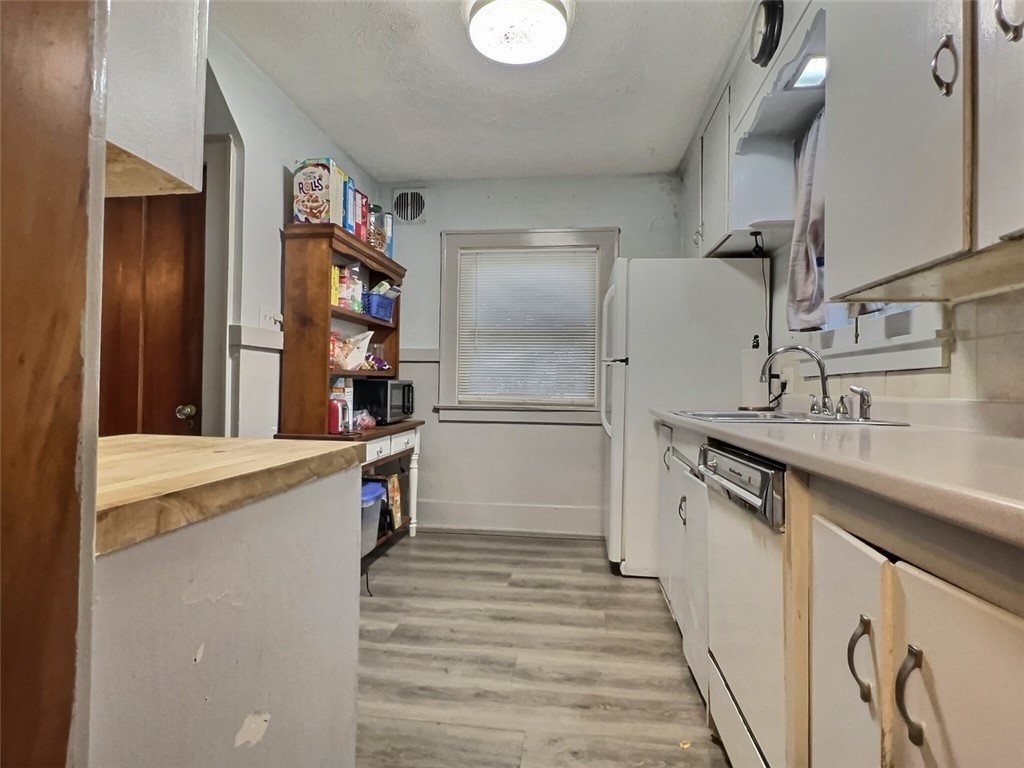 238 Seymour Road Irondequoit, NY 14609 - Photo 7 of 20