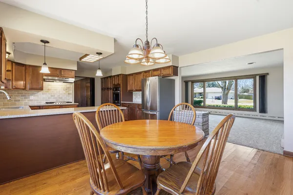 $359,900 | 3300 Caroline Drive, Joliet, IL 60435