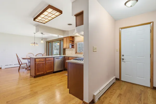 $359,900 | 3300 Caroline Drive, Joliet, IL 60435