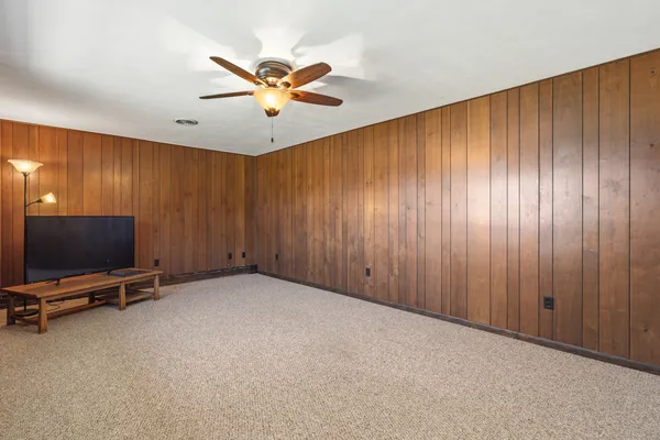 $359,900 | 3300 Caroline Drive, Joliet, IL 60435