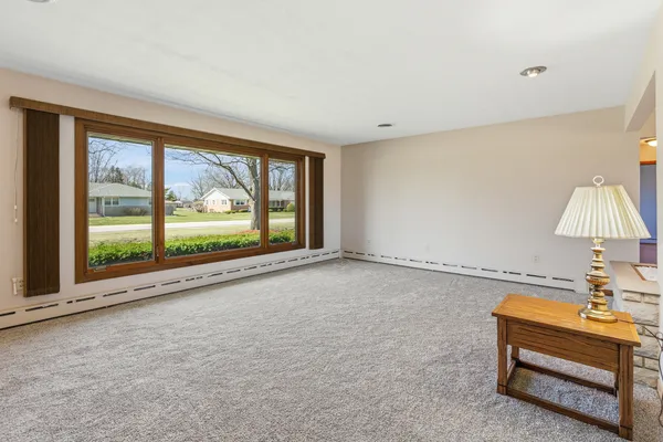 $359,900 | 3300 Caroline Drive, Joliet, IL 60435