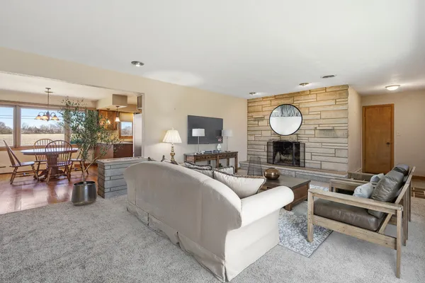 $359,900 | 3300 Caroline Drive, Joliet, IL 60435