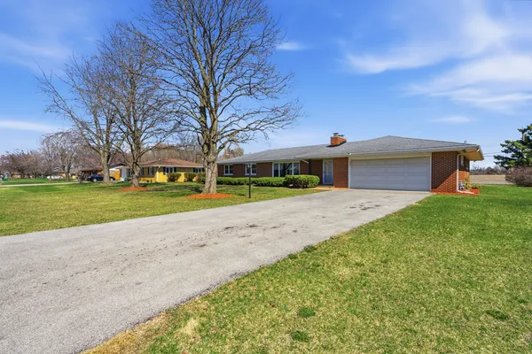 $359,900 | 3300 Caroline Drive, Joliet, IL 60435
