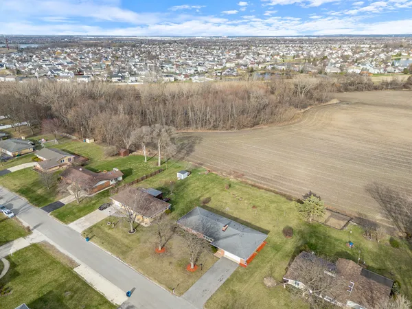 $359,900 | 3300 Caroline Drive, Joliet, IL 60435