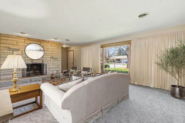 $359,900 | 3300 Caroline Drive, Joliet, IL 60435